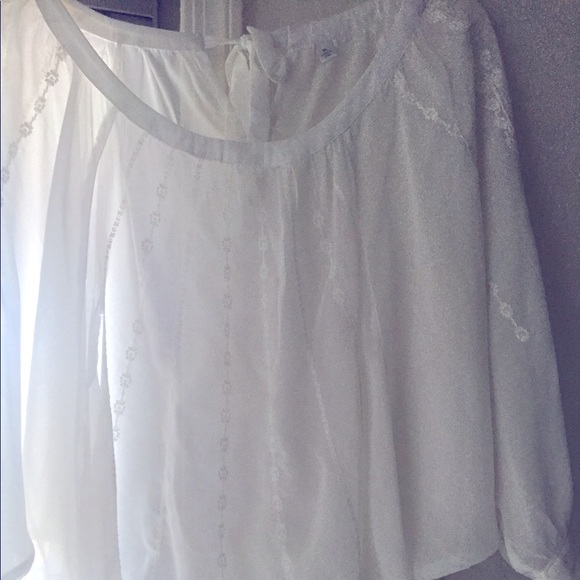 White flowers embroidery flounce blouse - Picture 6 of 10